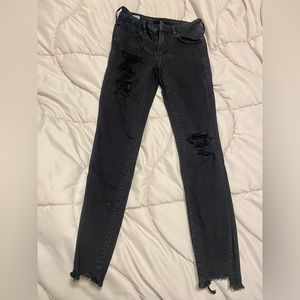 American Eagle Size 8 Distressed Skinny Jeans